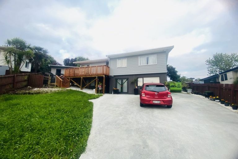 Photo of property in 38 Alidade Place, Massey, Auckland, 0614