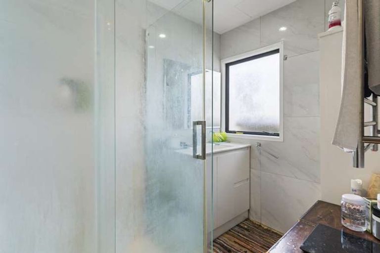 Photo of property in 10 Kopu Place, Clendon Park, Auckland, 2103