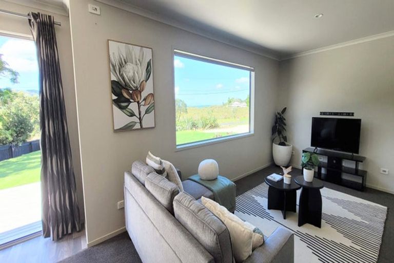 Photo of property in 36 Beach Road, Onerahi, Whangarei, 0110
