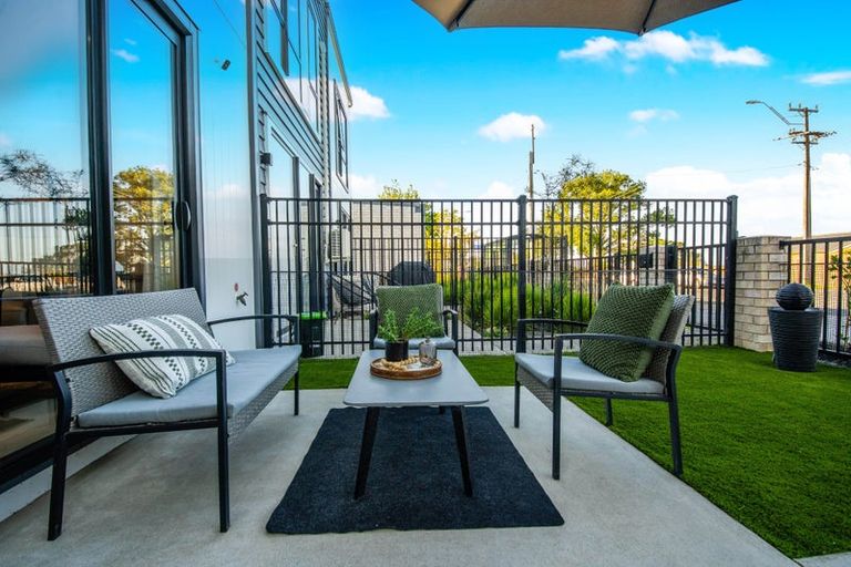 Photo of property in 8 Patariki Way, Beach Haven, Auckland, 0626