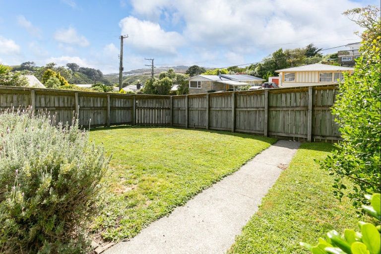 Photo of property in 80 Beazley Avenue, Paparangi, Wellington, 6037