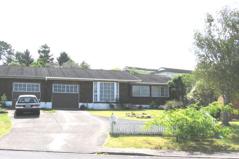 Photo of property in 2/35 Centorian Drive, Windsor Park, Auckland, 0632