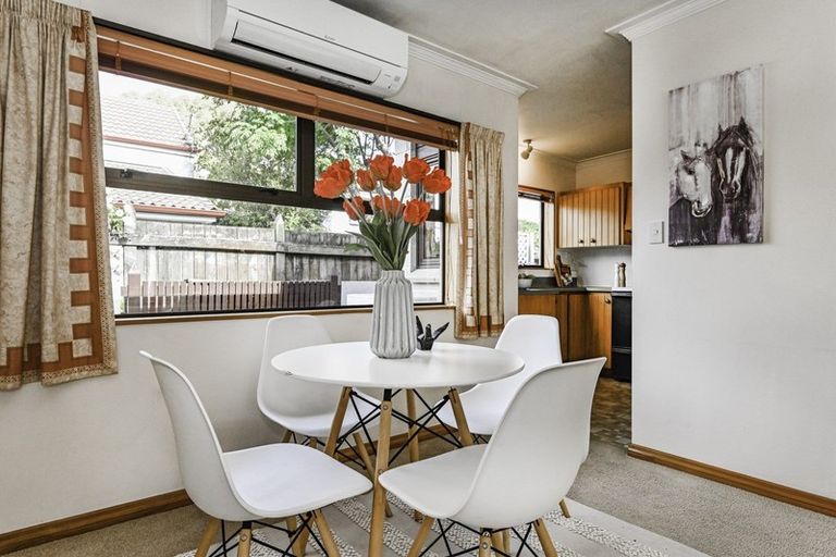 Photo of property in 2/505 Fitzroy Avenue, Hastings, 4122