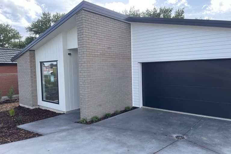 Photo of property in 88 Metoriti Crescent, Karaka, 2124
