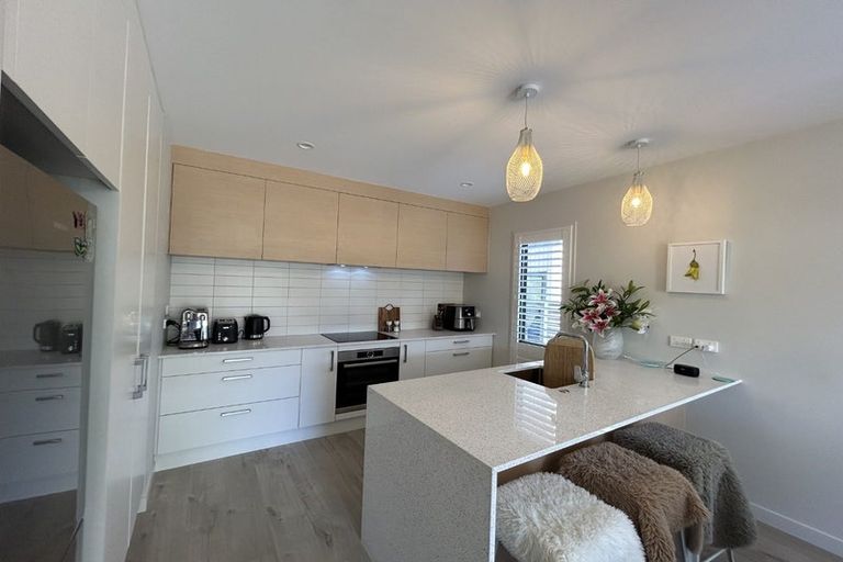 Photo of property in 27 Inder Street, Jacks Point, 9371