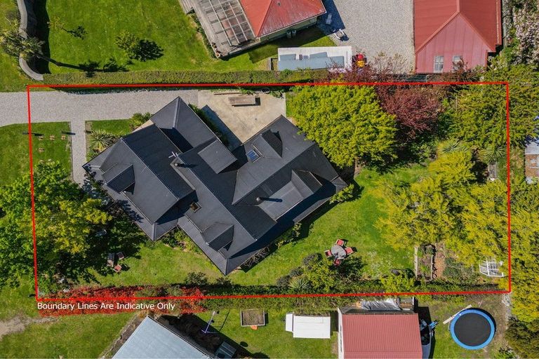 Photo of property in 9 Hunter Crescent, Wanaka, 9305