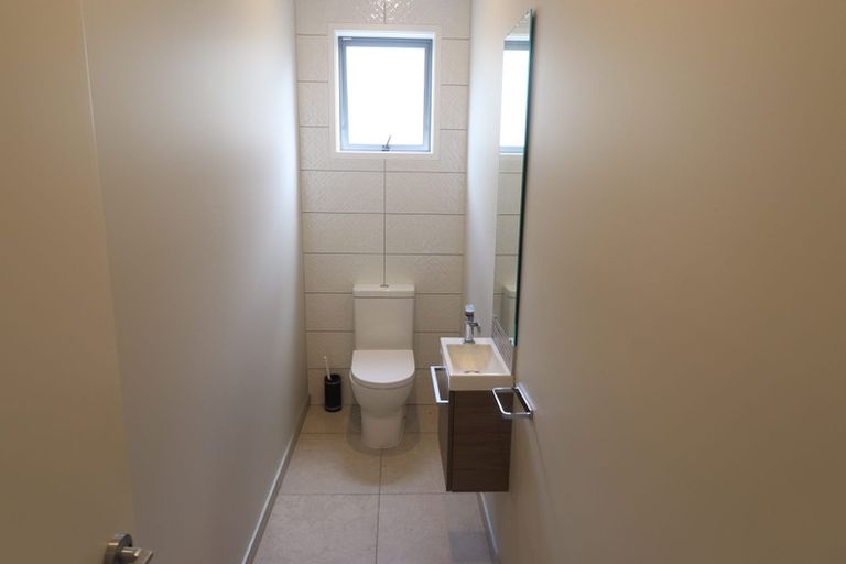 Photo of property in 9 Touhou Road, Hobsonville, Auckland, 0616