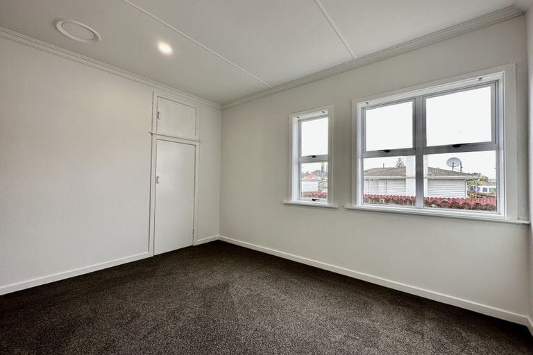 Photo of property in 18 Cambridge Terrace, Papatoetoe, Auckland, 2025