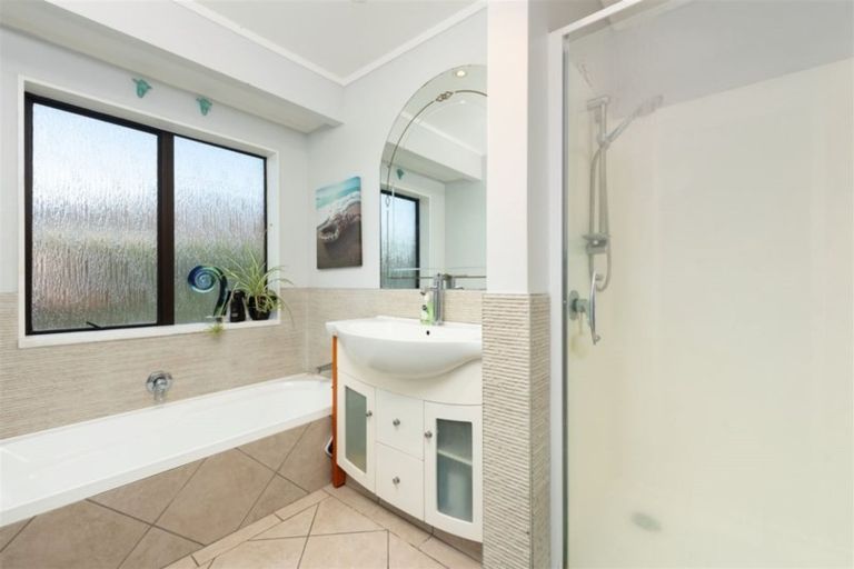 Photo of property in 15 Marwood Place, Mount Maunganui, 3116