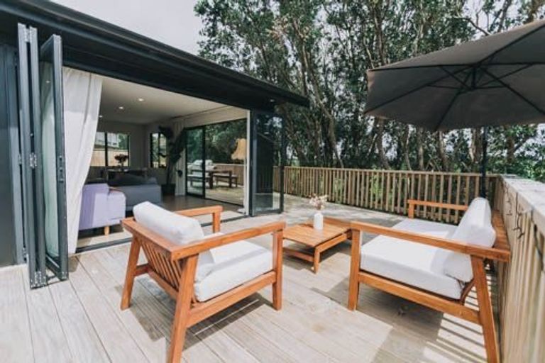 Photo of property in 16b Russell Drive, Oakura, 4314