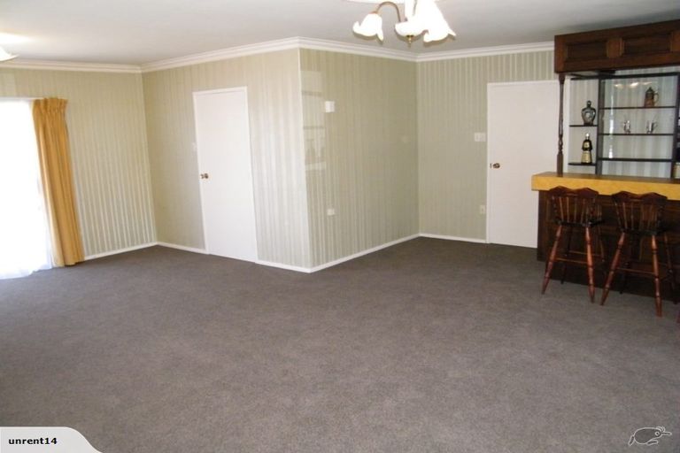 Photo of property in 21 Sutherland Crescent, Westbrook, Palmerston North, 4412