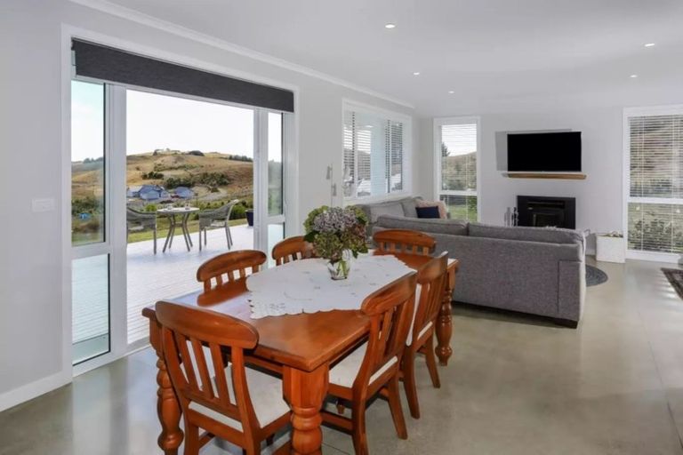 Photo of property in 167 Chamberlain Road, Bombay, 2675