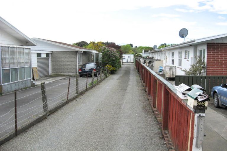 Photo of property in 2/96 Golf Road, Tahunanui, Nelson, 7011