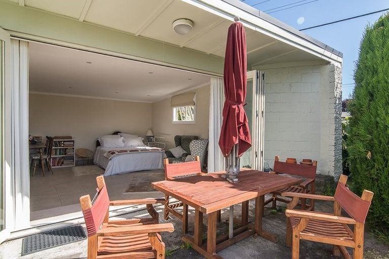 Photo of property in 3 Sunny Glen, Waikanae, 5036