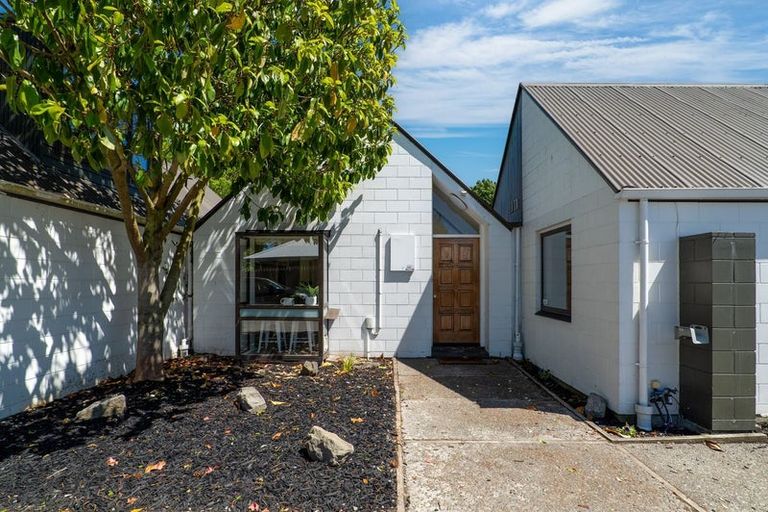 Photo of property in 103c Waimairi Road, Ilam, Christchurch, 8041