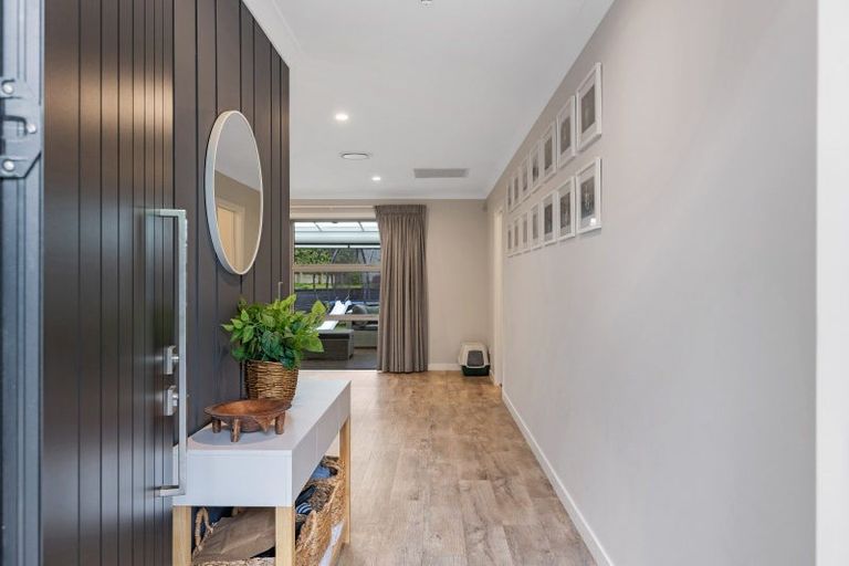 Photo of property in 1 Waimarama Court, Roslyn, Palmerston North, 4414