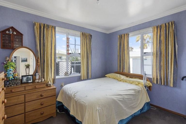 Photo of property in 94 Bartholomew Road, Levin, 5510