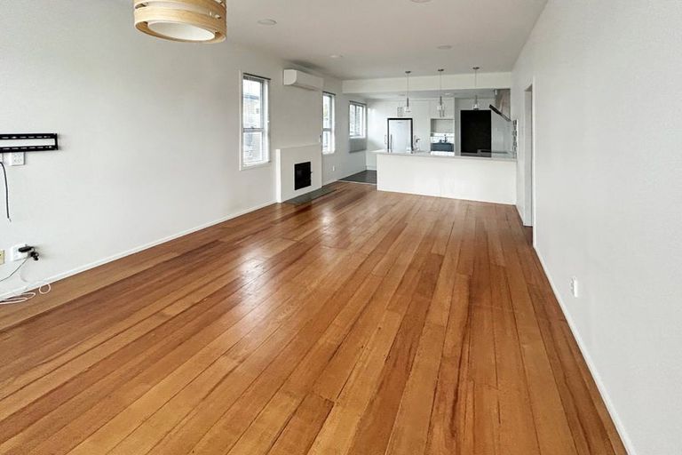 Photo of property in 37 Lyndhurst Street, Takaro, Palmerston North, 4412