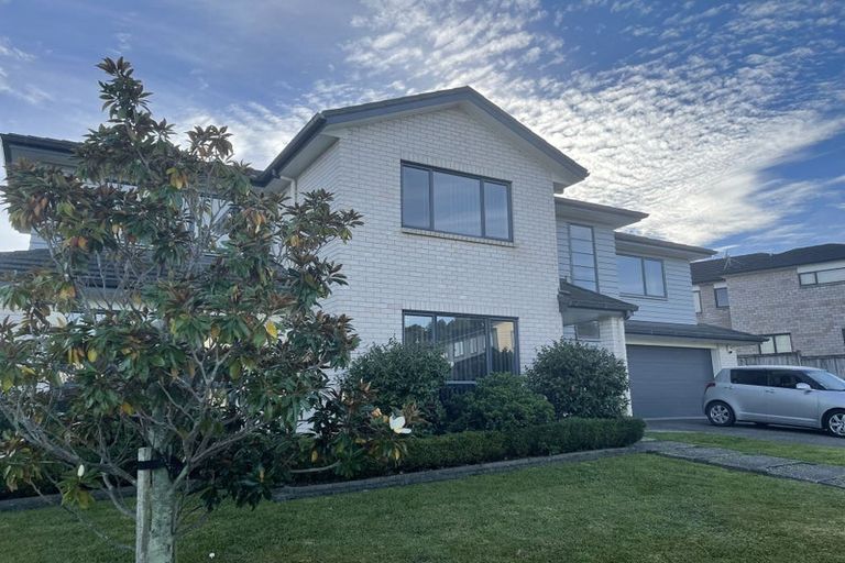 Photo of property in 2 Beros Place, Flat Bush, Auckland, 2016