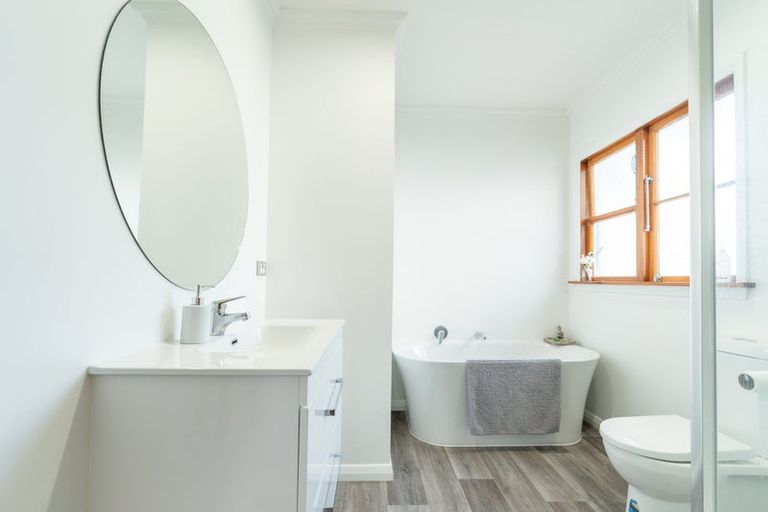 Photo of property in 2 Gloucester Street, Takaro, Palmerston North, 4412