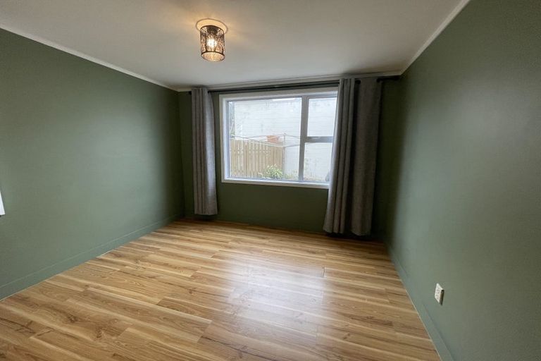 Photo of property in 1/102 Lyall Parade, Lyall Bay, Wellington, 6022