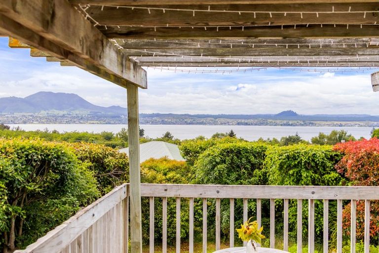 Photo of property in 10 Dorothy Drive, Acacia Bay, Taupo, 3330