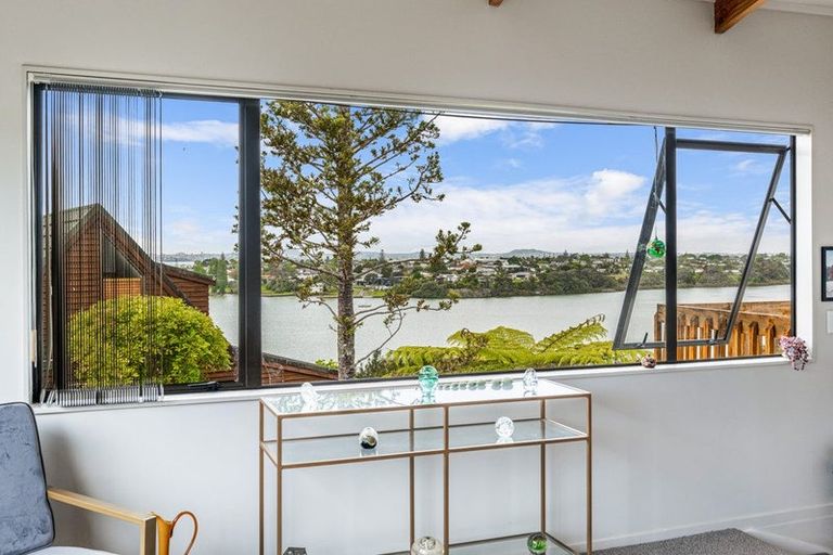 Photo of property in 143 West Harbour Drive, West Harbour, Auckland, 0618