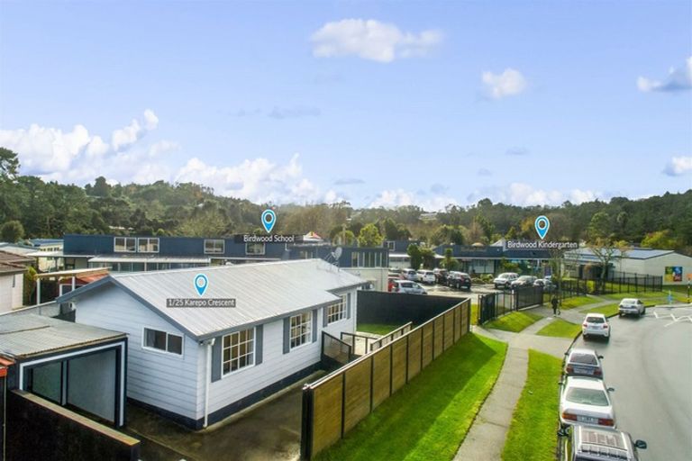 Photo of property in 1/25 Karepo Crescent, Ranui, Auckland, 0612