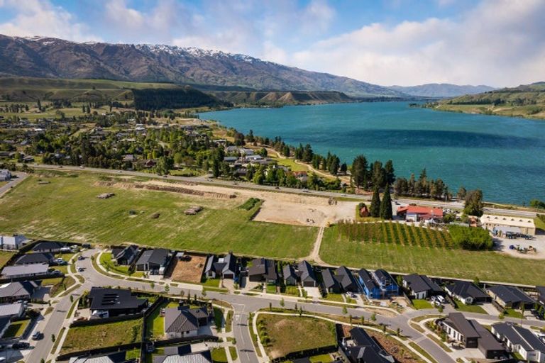 Photo of property in 16 Travertine Street, Cromwell, 9310