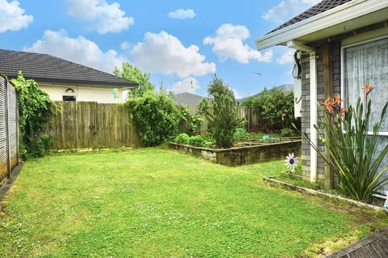 Photo of property in 145 Millhouse Drive, Golflands, Auckland, 2013