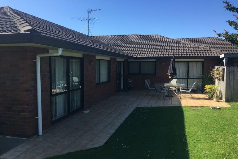 Photo of property in 6 Shankill Place, East Tamaki, Auckland, 2013