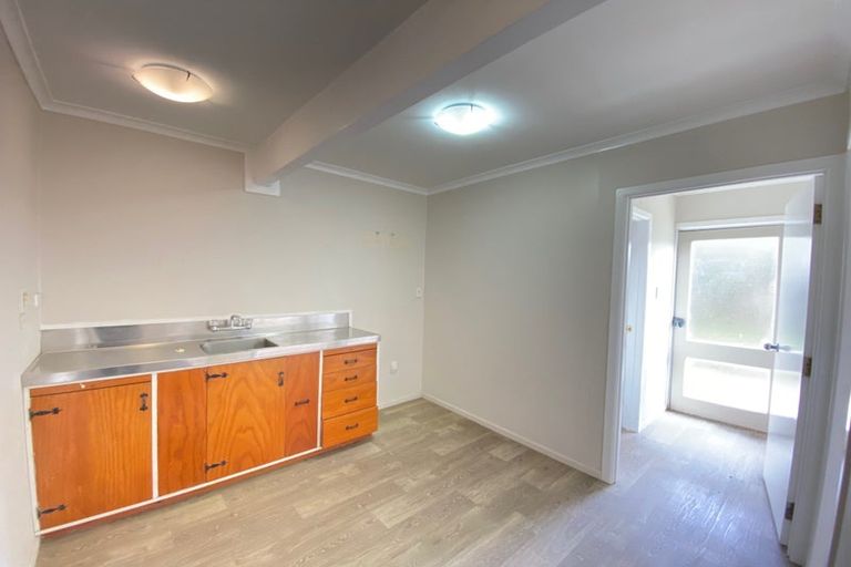 Photo of property in 6 Riesling Place, Henderson, Auckland, 0612