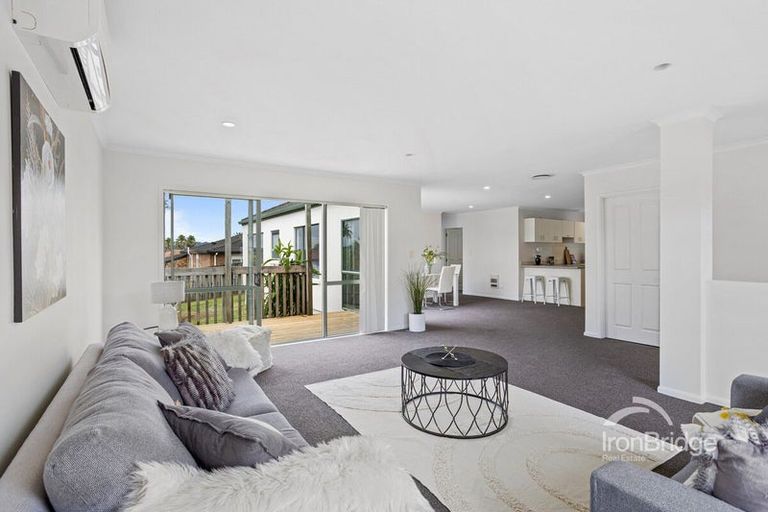 Photo of property in 22 San Pedro Place, Henderson, Auckland, 0612