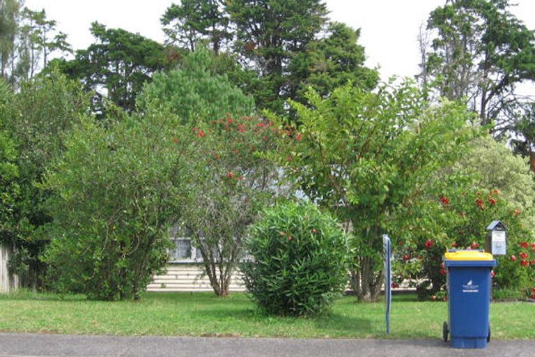 Photo of property in 25 Ranui Avenue, Ranui, Auckland, 0612