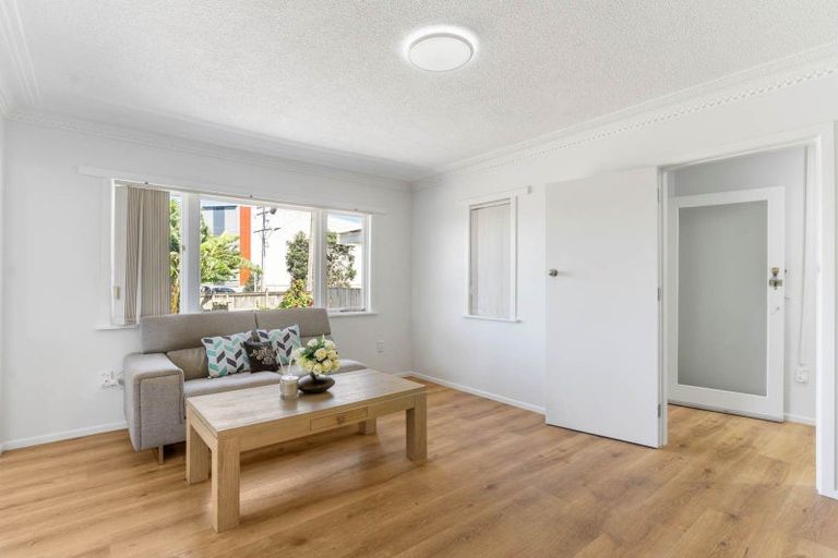 Photo of property in 221 Puhinui Road, Papatoetoe, Auckland, 2025