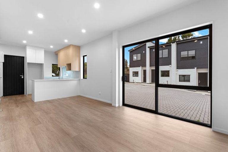 Photo of property in 5/1 Kahikatea Place, Ranui, Auckland, 0612