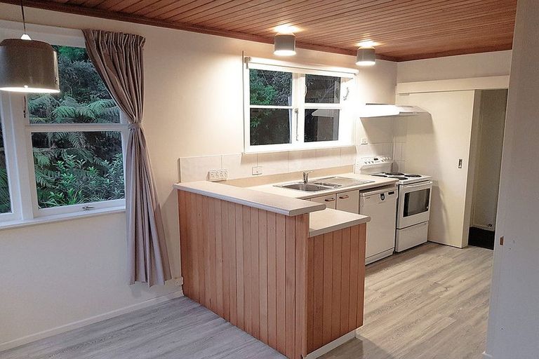 Photo of property in 73 Elmslie Road, Pinehaven, Upper Hutt, 5019