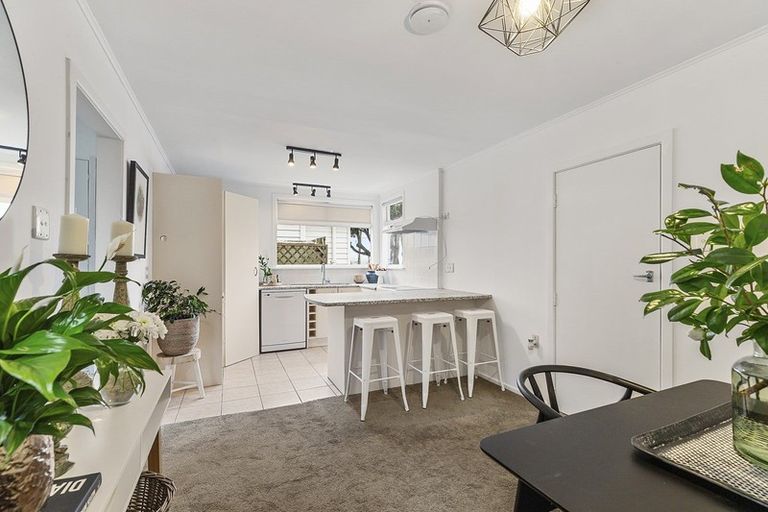 Photo of property in 22 Ferry Street, Seatoun, Wellington, 6022