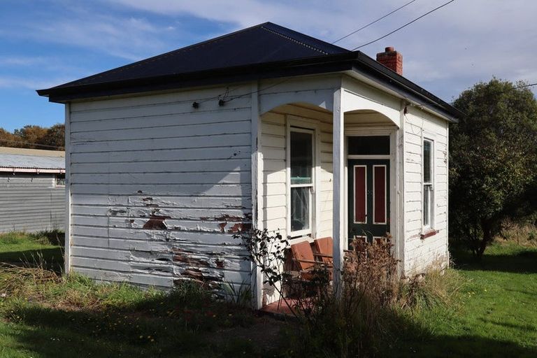 Photo of property in 5 Clark Street, Owaka, 9535