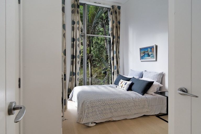 Photo of property in 39 Warner Park Avenue, Laingholm, Auckland, 0604