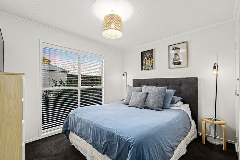 Photo of property in 160 Colwill Road, Massey, Auckland, 0614