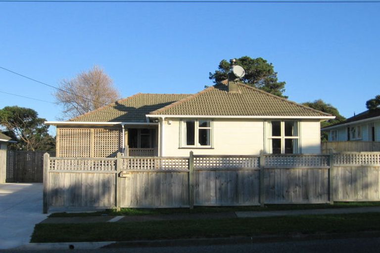 Photo of property in 17 Hukatai Street, Elsdon, Porirua, 5022