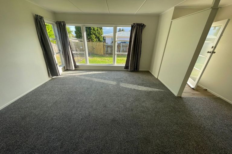 Photo of property in 12 Orion Street, Papakura, 2110