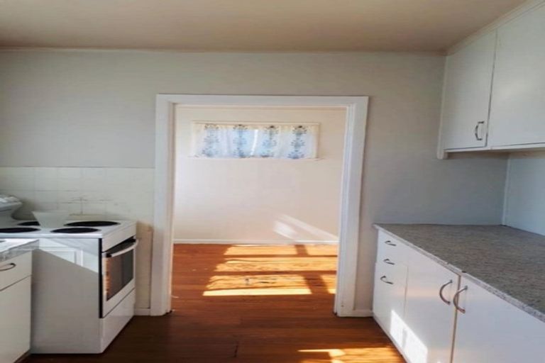 Photo of property in 2 Beaumonts Way, Manurewa, Auckland, 2102