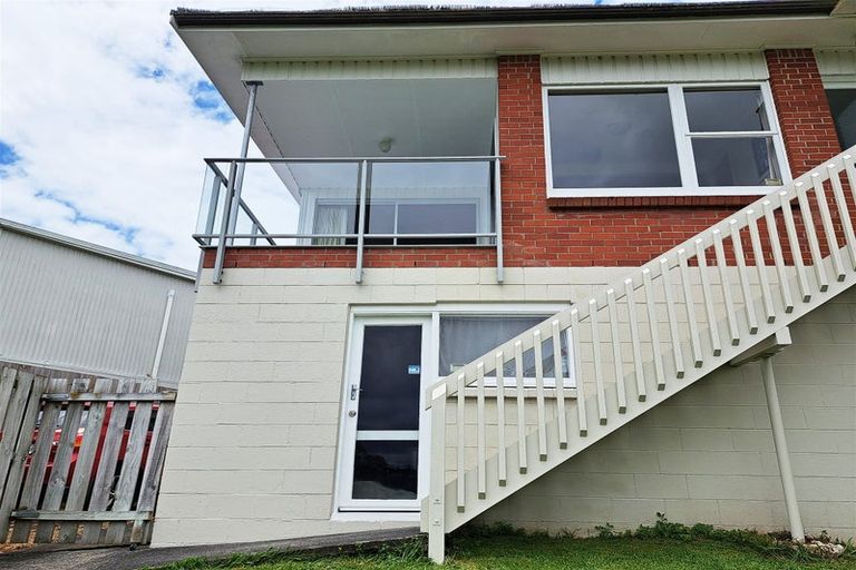 Photo of property in 18 Shanaway Rise, Hillcrest, Auckland, 0627