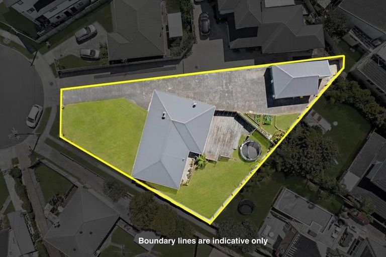 Photo of property in 6 Glenvil Lane, Te Atatu Peninsula, Auckland, 0610