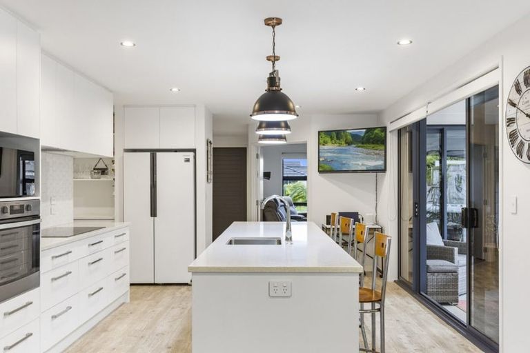 Photo of property in 105 Penetaka Heights, Pyes Pa, Tauranga, 3112