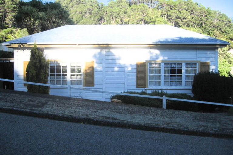 Photo of property in 20 Totara Street, Eastbourne, Lower Hutt, 5013