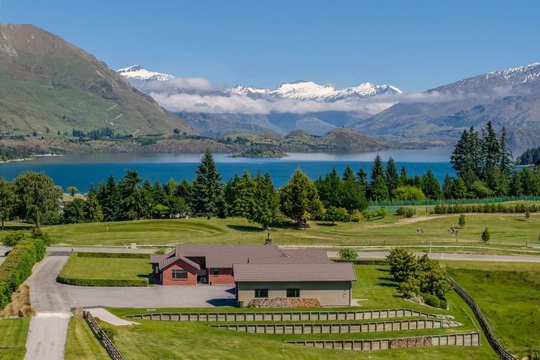 Photo of property in 90 Golf Course Road, Wanaka, 9305