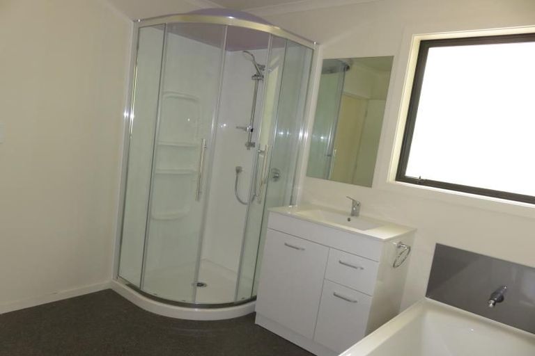 Photo of property in 8a Puaha Street, Takapuwahia, Porirua, 5022